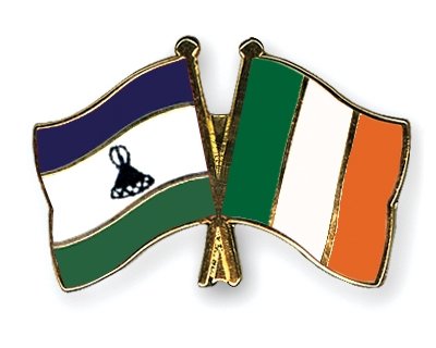 Fahnen Pins Lesotho Irland