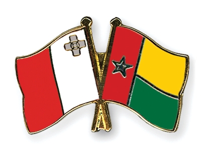 Fahnen Pins Malta Guinea-Bissau