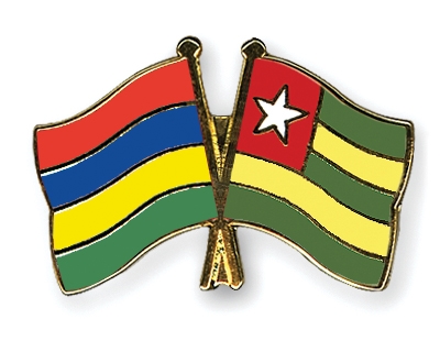 Fahnen Pins Mauritius Togo