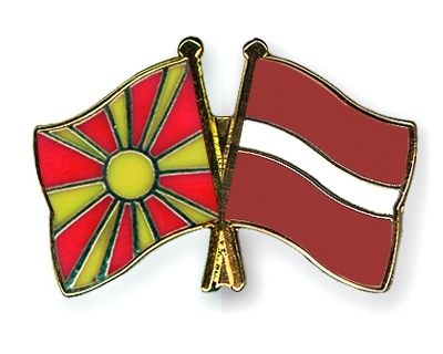 Fahnen Pins Mazedonien Lettland