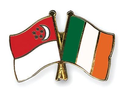 Fahnen Pins Singapur Irland