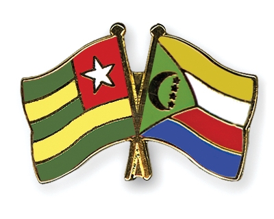 Fahnen Pins Togo Komoren